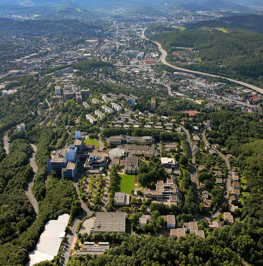Luftaufnahme der Universität und Stadt Siegen