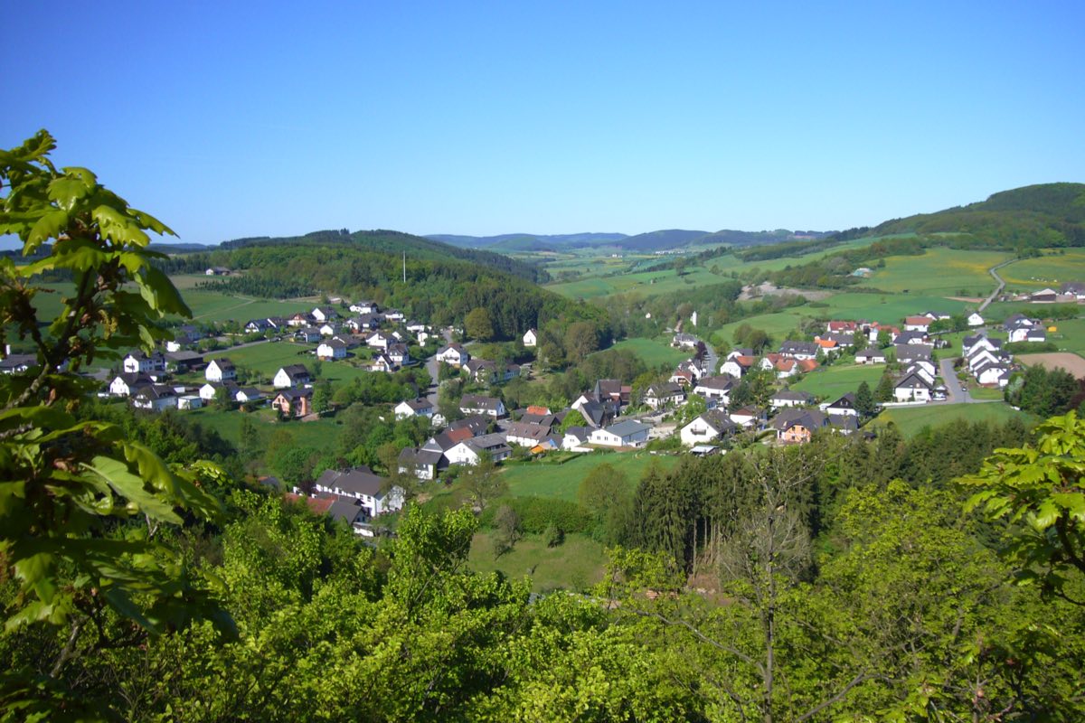Umgeben von Natur liegt das Dorf Medebach-Dreislar