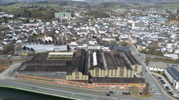 Luftbild der ehemaligen Hoesch-Hallen in Attendorn